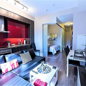 Upscale At Cn Tower, Metro Convention & Rogers Centre Toronto